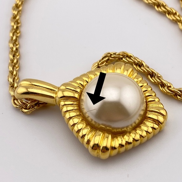 VTG Kenneth Jay Lane Faux Pearl Gold Tone Necklace - Picture 5 of 8